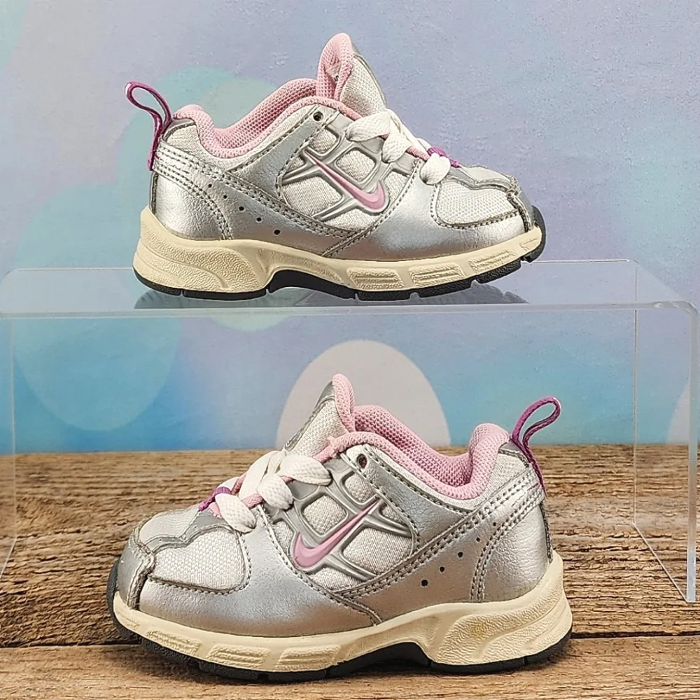 NIKE PILLARTECH – Sneaker, baby, silver/pink, size 5C